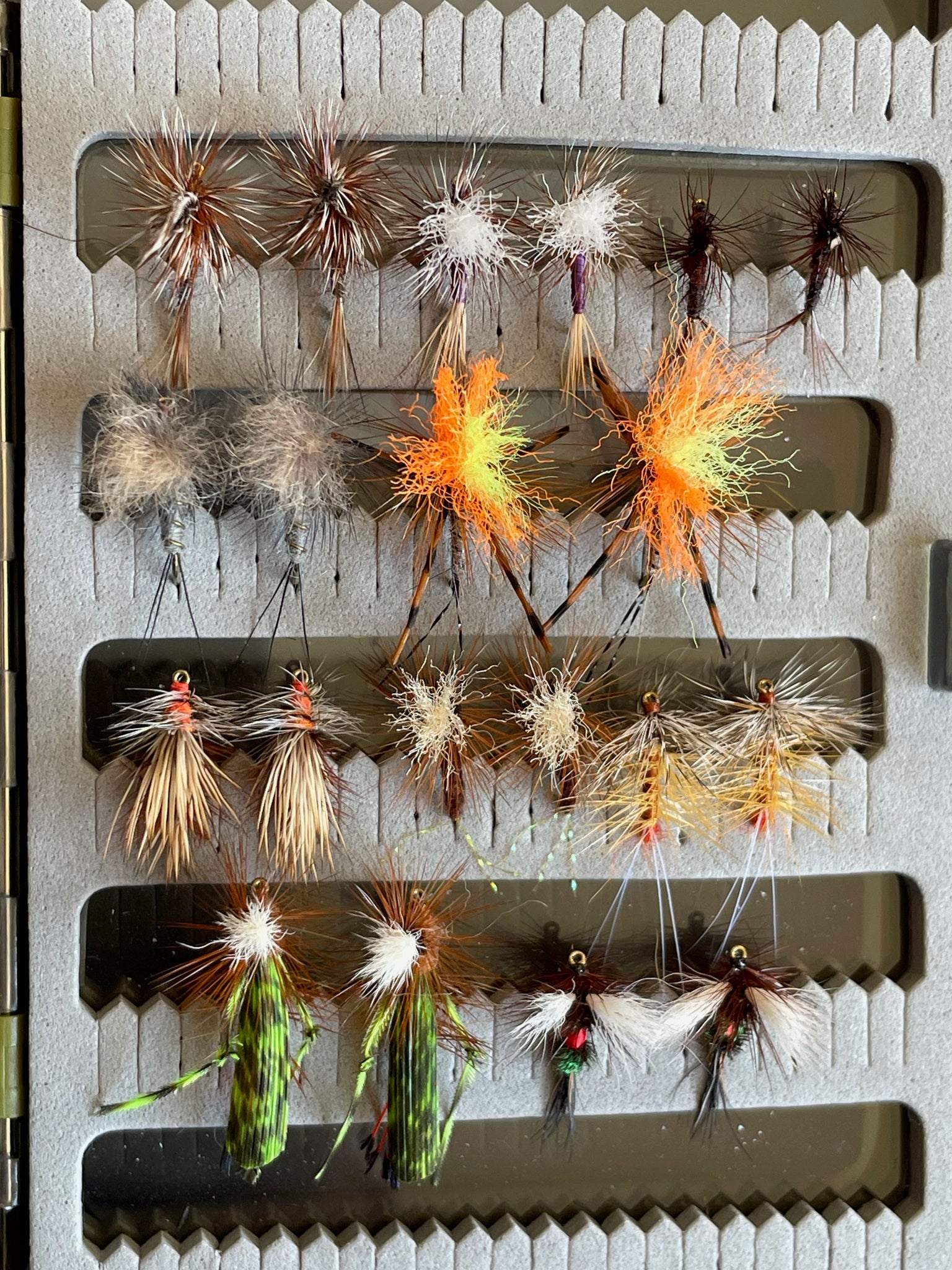 Tasmanian Rivers Dry Fly Pack – The Fly Shop Australia